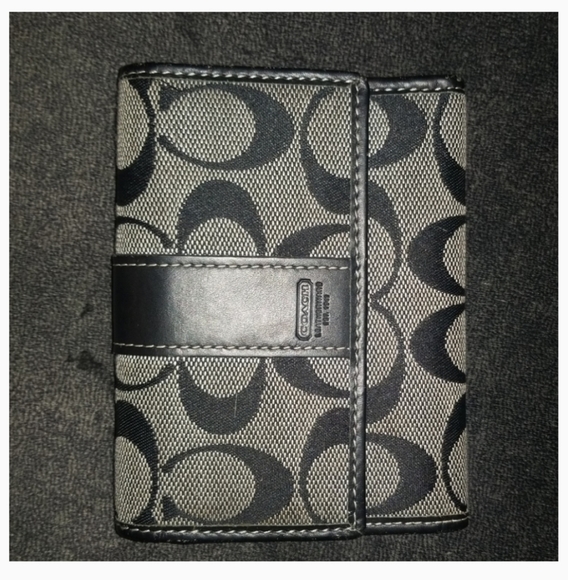 Coach Tri-Fold Wallet - Picture 1 of 6